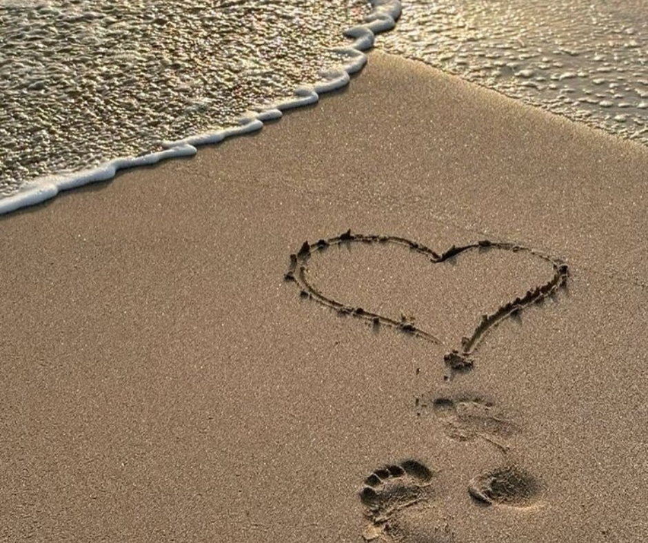 Playa de arena blanca y aguas turquesas para luna de miel de lujo personalizada