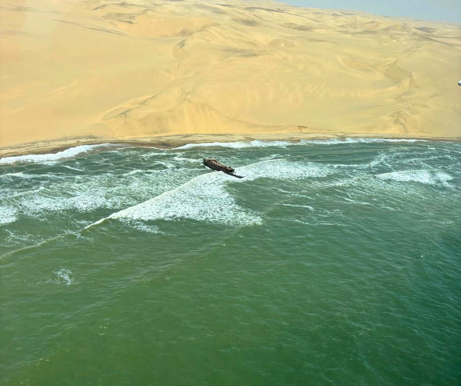 barco varado océano atlántico viaje grupo exclusivo namibia con alcam travels